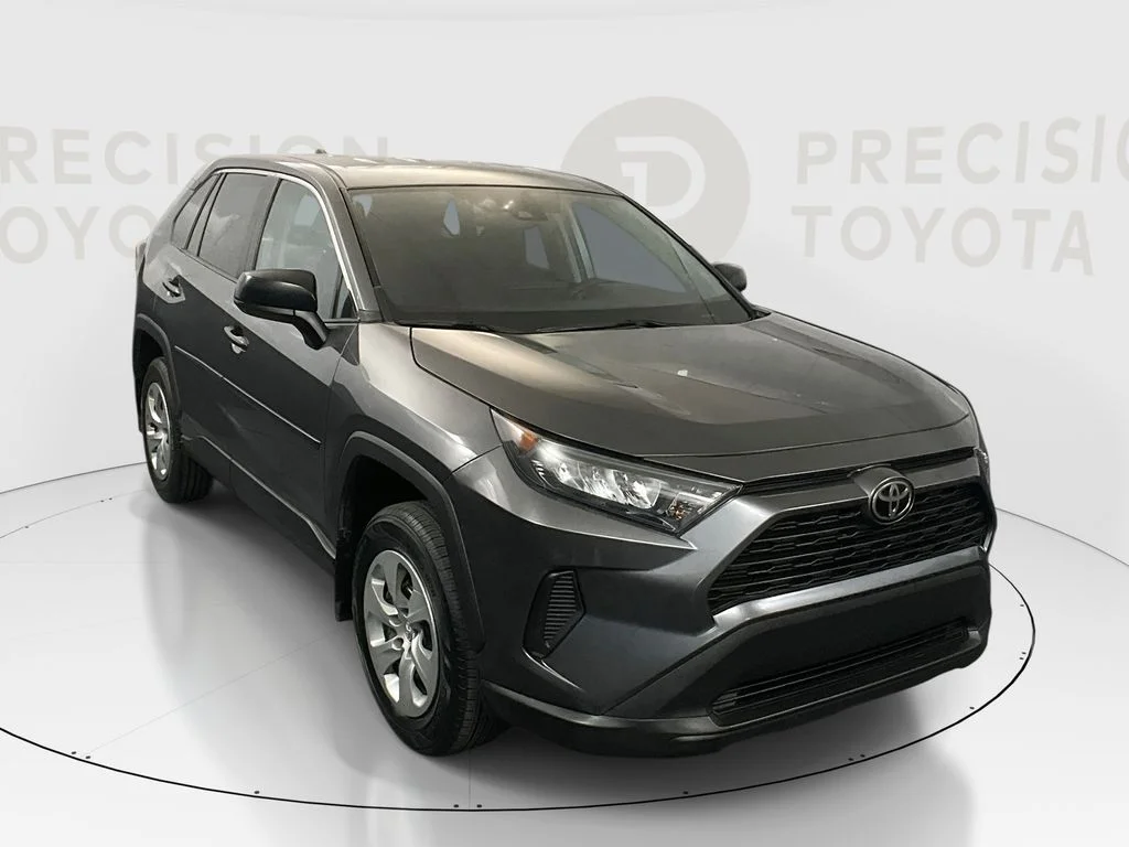 2022 Toyota RAV4 LE FWD's photo