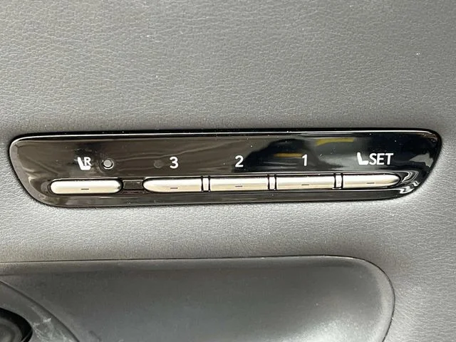 2023 Lexus LS Base - Photo 30