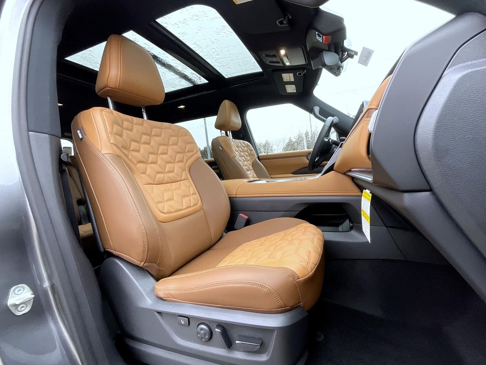 New 2026 Gun Metallic Nissan Platinum Reserve image 16