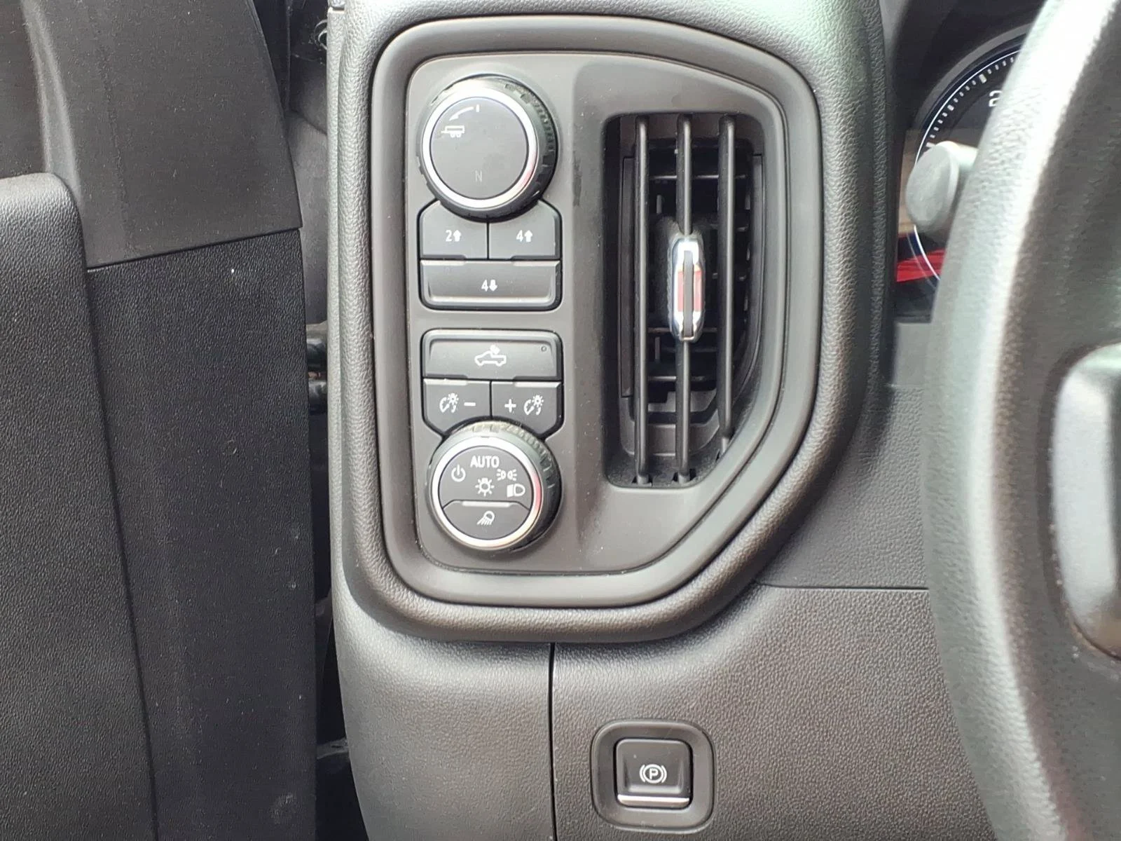 Used 2023 Black Chevrolet Custom image 21