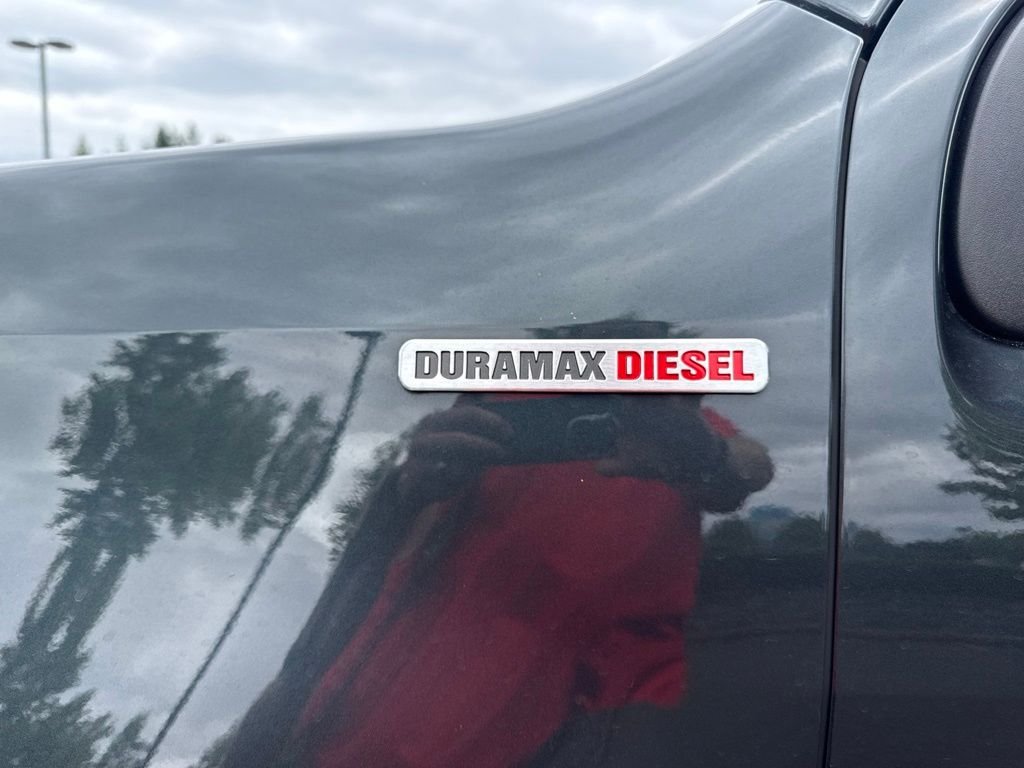 Used 2018 Graphite Metallic Chevrolet LT image 24
