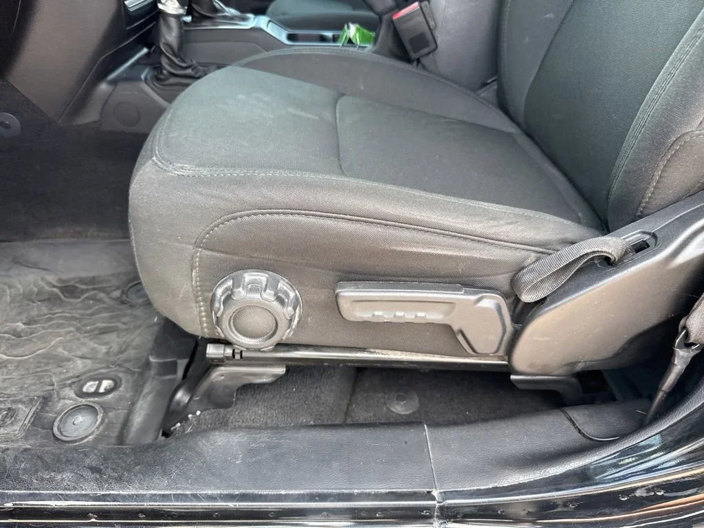 Used 2021 Black Clearcoat Jeep Unlimited Sport S image 19
