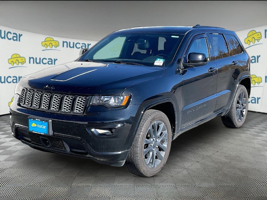 Used 2020 Diamond Black Crystal Pearlcoat Jeep Altitude image 2