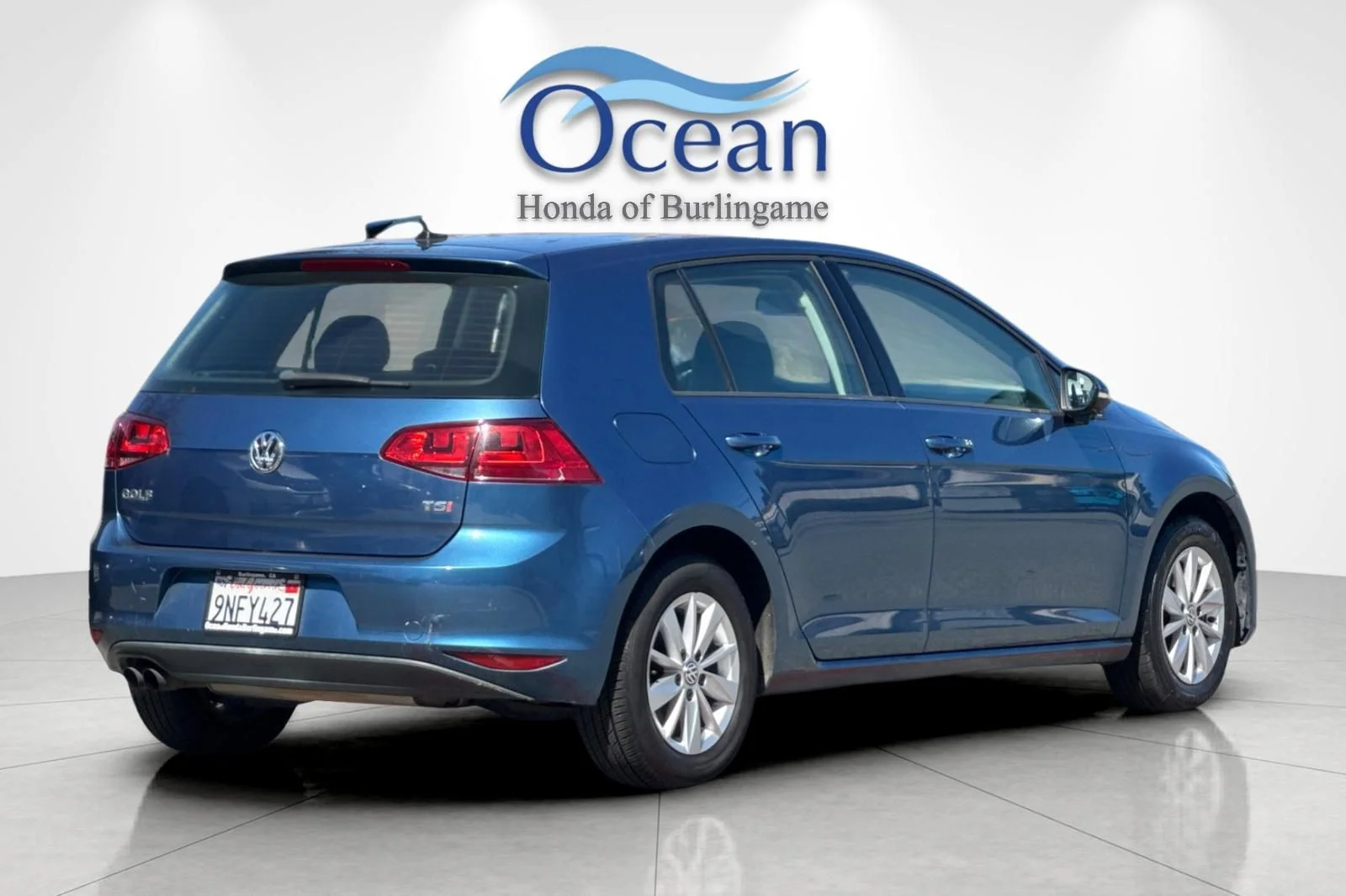 Used 2015 Lapiz Blue Metallic Volkswagen TSI SE 4-Door image 4