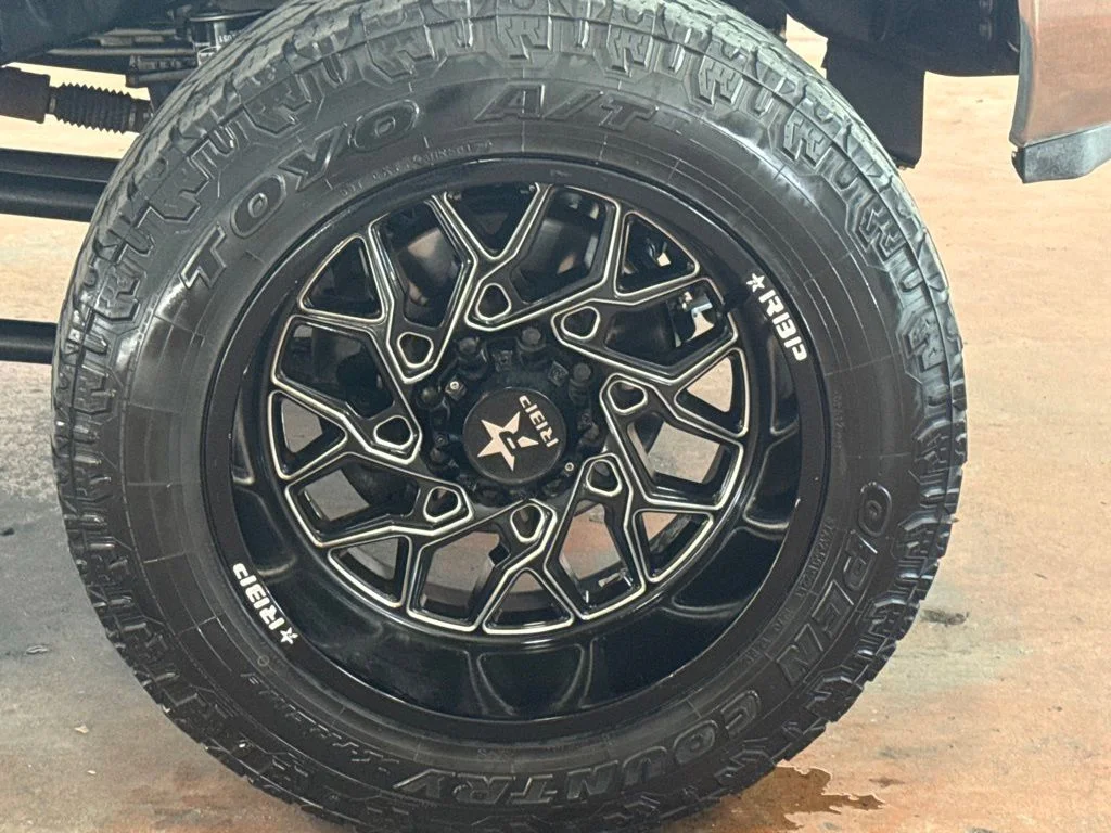 Used 2019 Agate Black Metallic Ford Lariat image 9