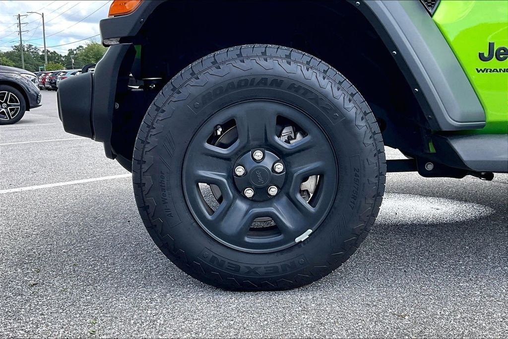 Used 2025 Green Jeep Sport image 33