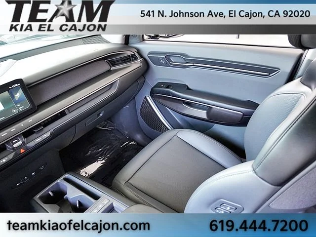 Used 2024 Black Kia Light Long Range image 22