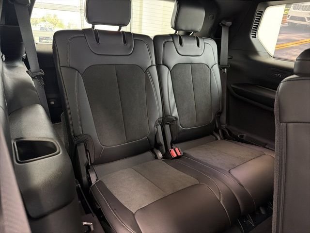 New 2026 Diamond Black Crystal Pearl-Coat Exterior Paint Jeep Altitude image 9