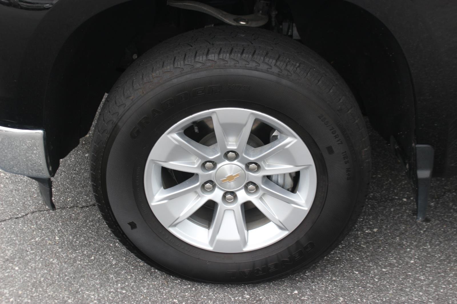 Used 2025 Black Chevrolet LT image 39