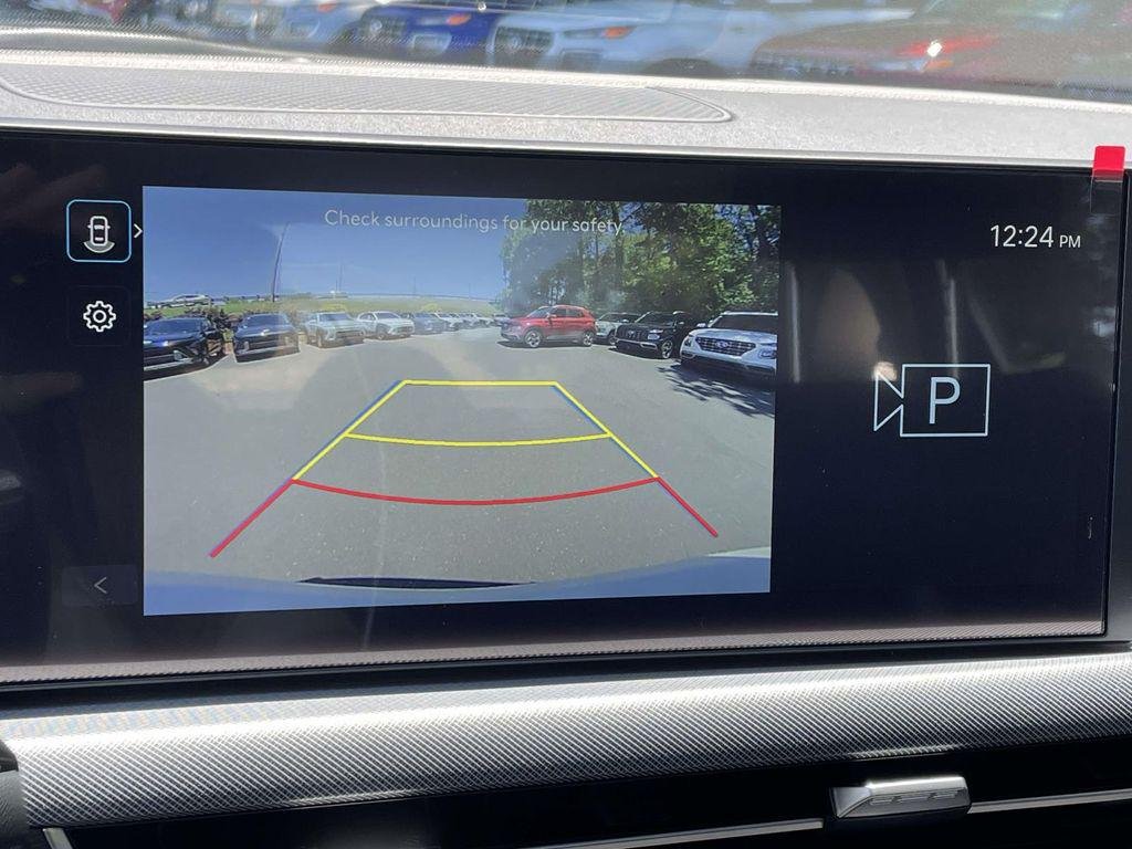 New 2026 White Hyundai SE image 25