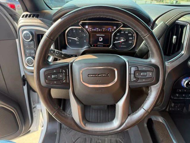 Used 2021 White GMC Denali image 15