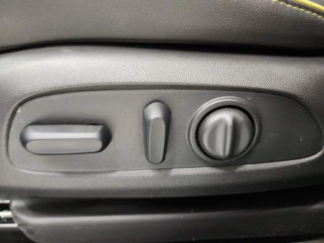 Used 2025 Blue Chevrolet ACTIV image 13