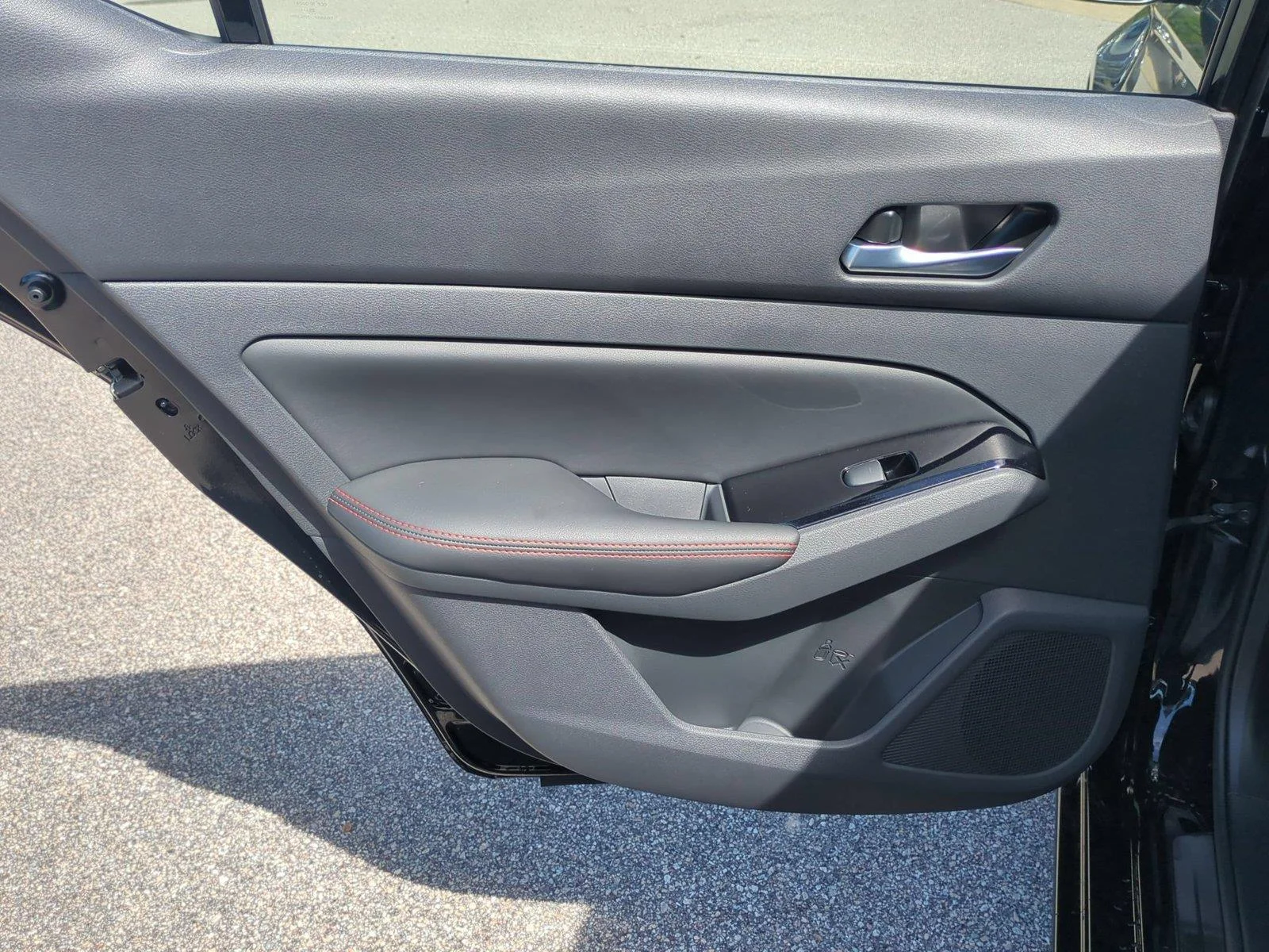 Used 2025 Super Black Nissan SR image 29