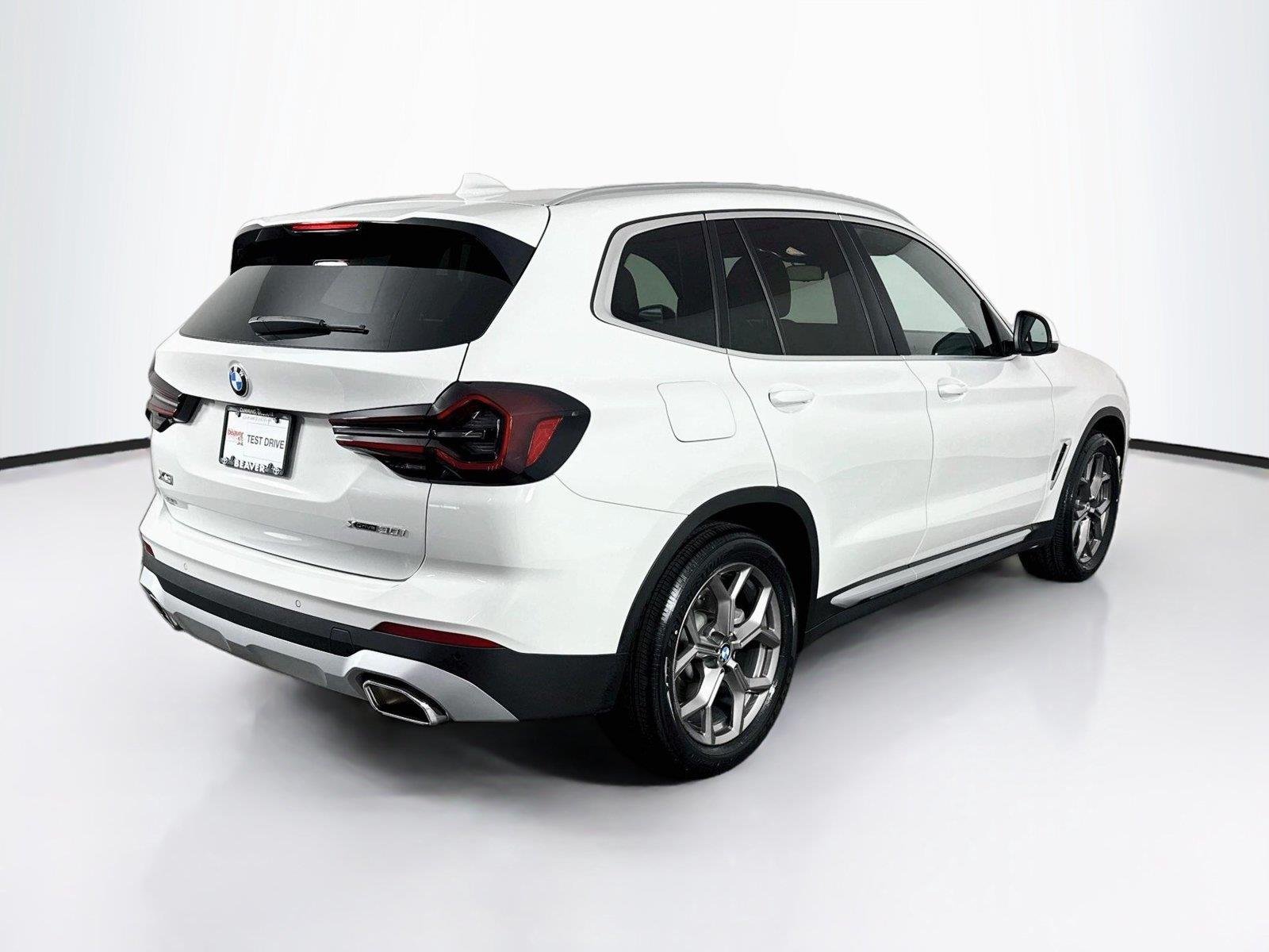 Used 2024 Alpine White BMW xDrive30i image 2