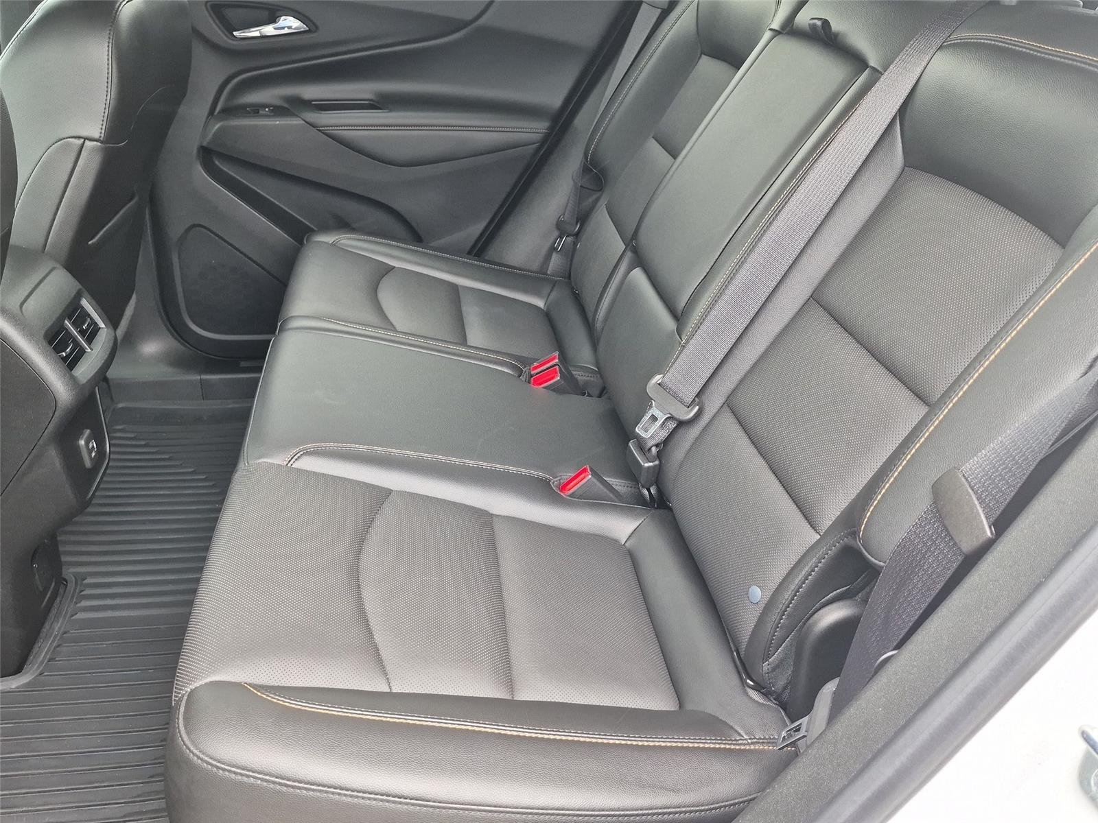 Used 2019 Iridescent Pearl Tricoat Chevrolet Premier image 30