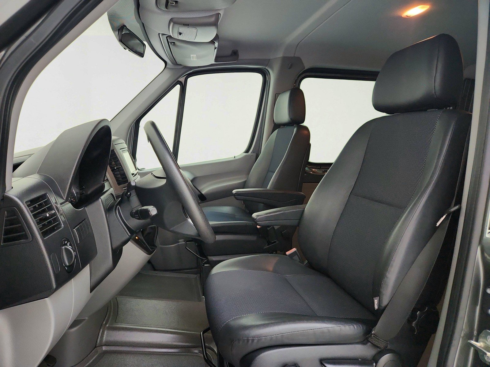 Used 2016 Graphite Gray Metallic Mercedes-Benz crew no seats image 17