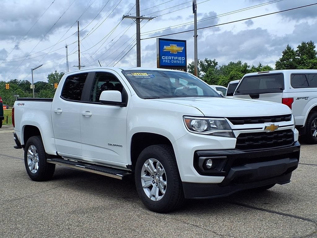 Used 2021 SUMMIT WHITE Chevrolet 4WD LT image 3