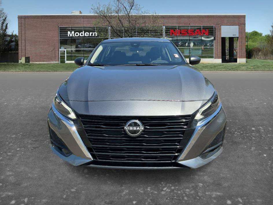 Used 2024 Gun Metallic Nissan 2.5 SV image 6