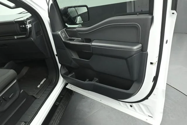 Certified Used 2023 Oxford White Ford XLT image 33