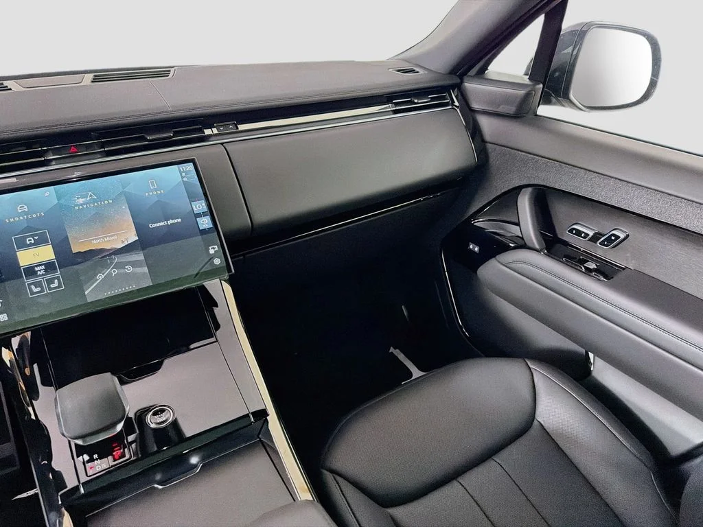 New 2026 Varesine Blue Land Rover Dynamic SE image 25