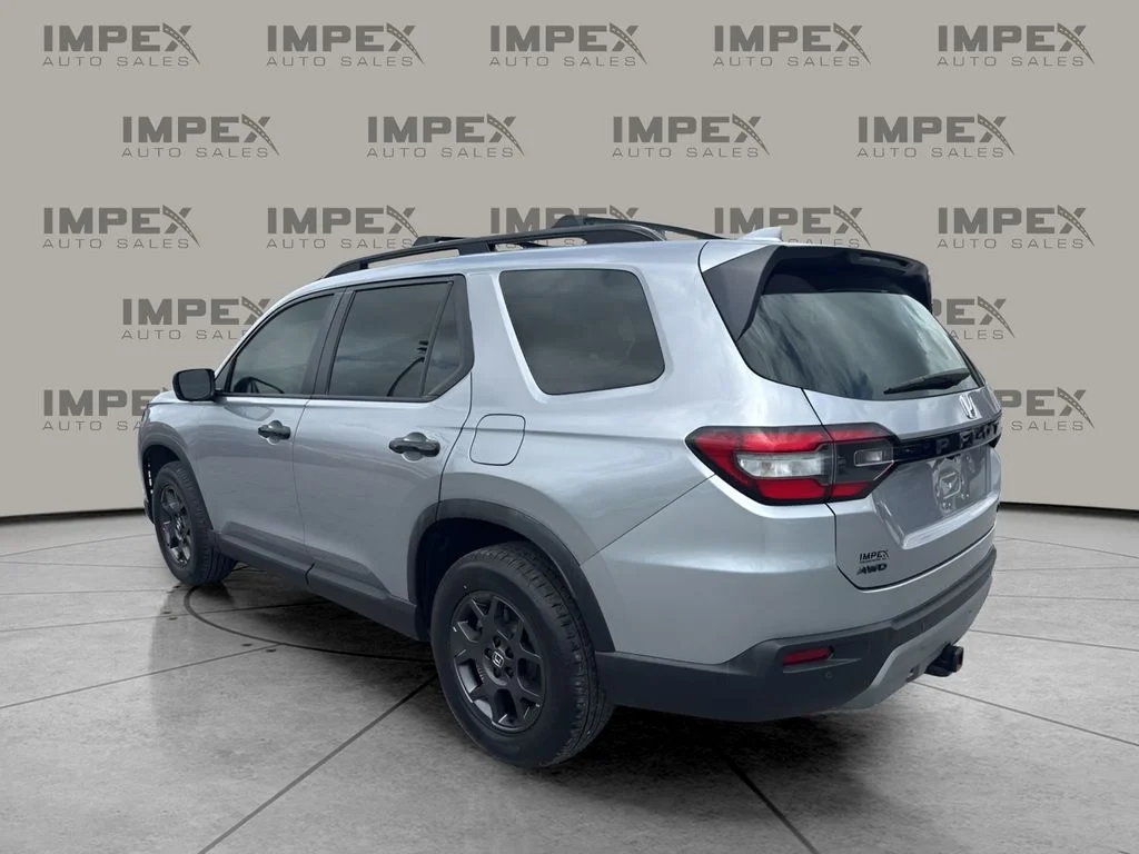 Used 2025 Silver Honda TrailSport image 3