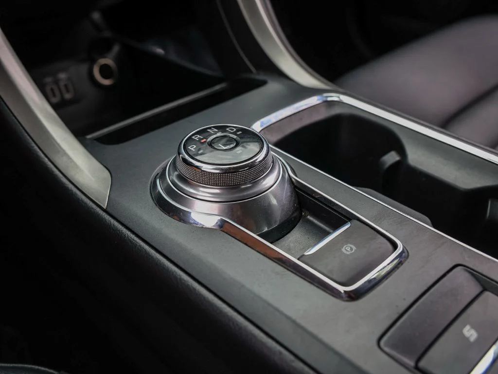 Used 2020 Gray Ford SEL image 29