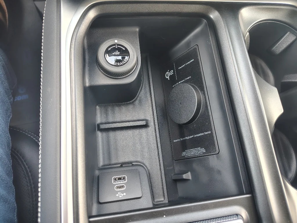 New 2027 Agate Black Metallic Ford MAX Platinum image 26