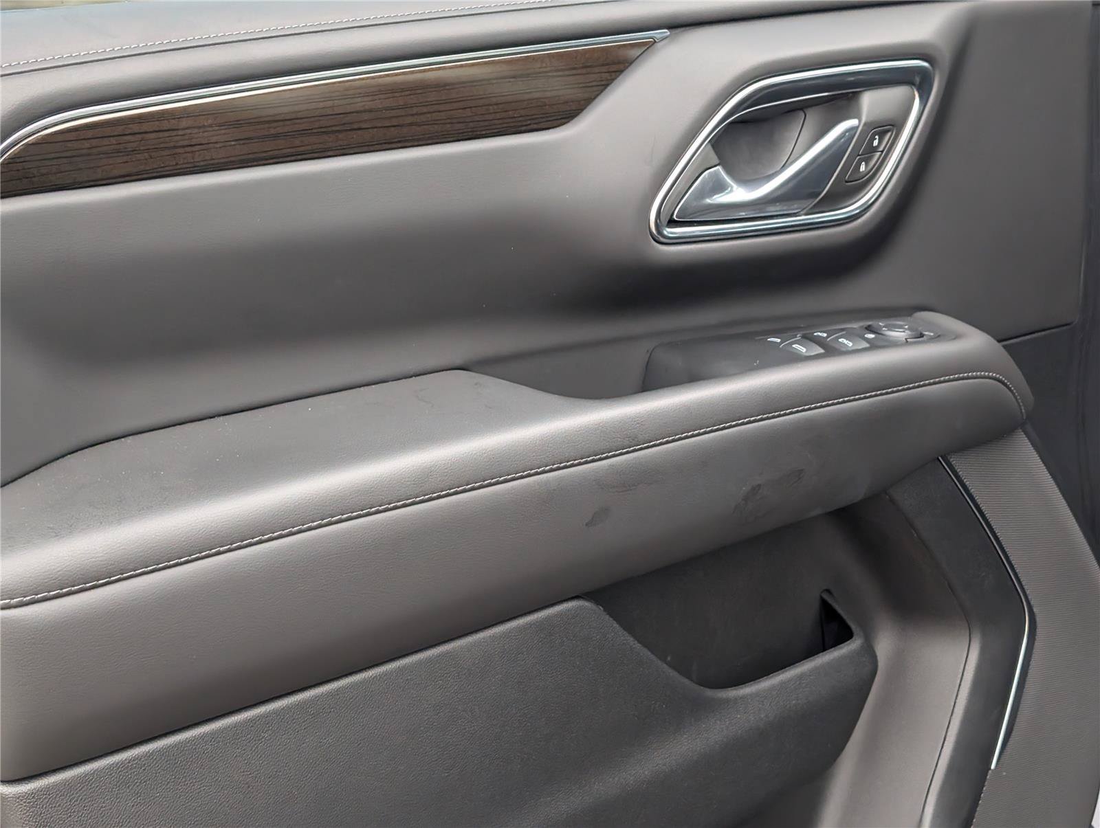 2024 GMC Yukon SLE - Photo 15