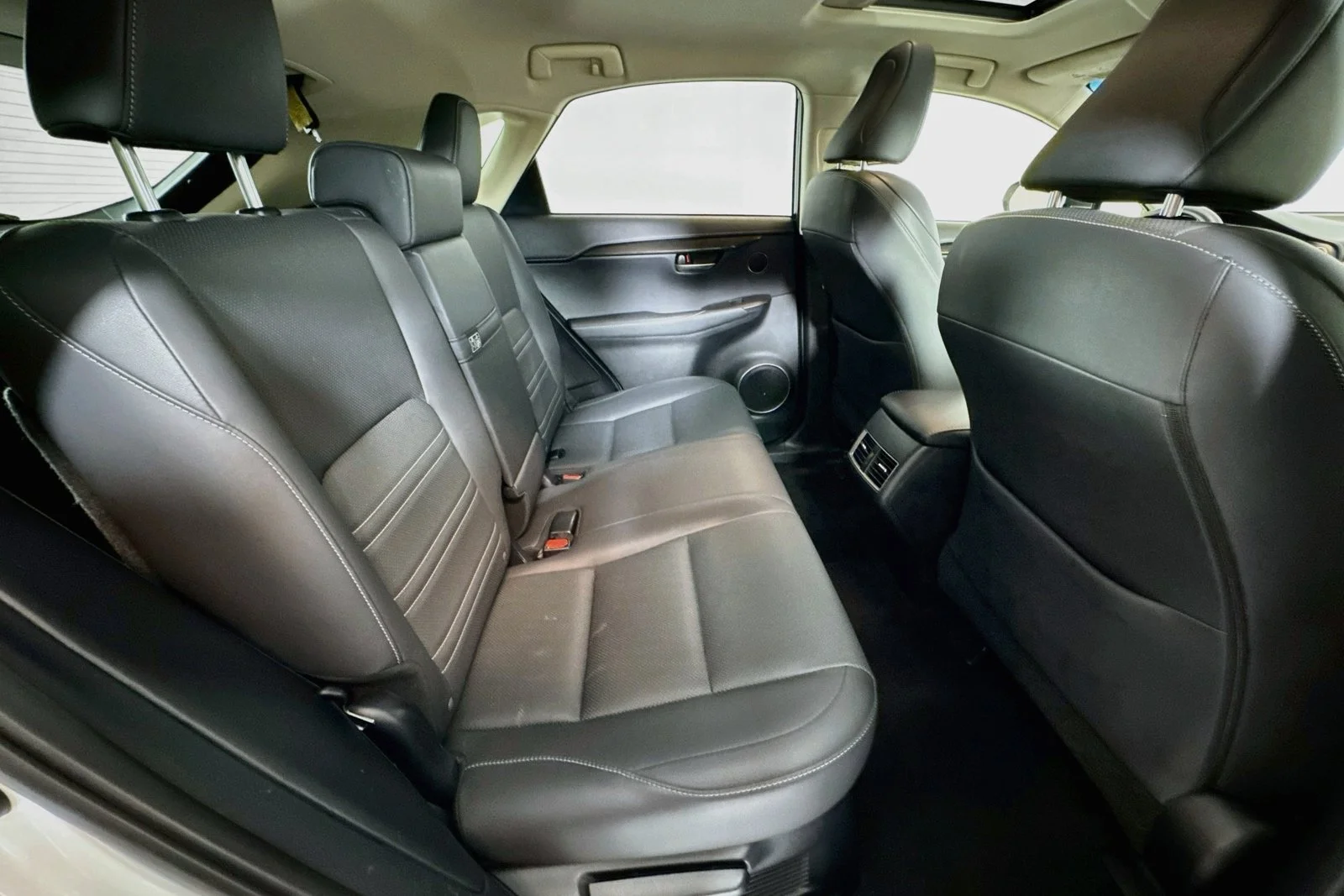 Used 2015 Eminent White Pearl Lexus  image 26
