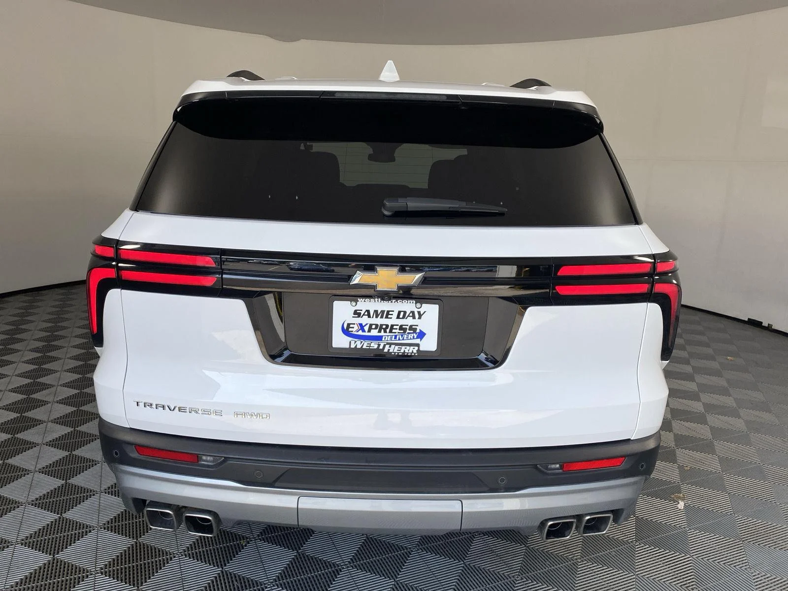 Used 2025 Summit White Chevrolet LT image 6