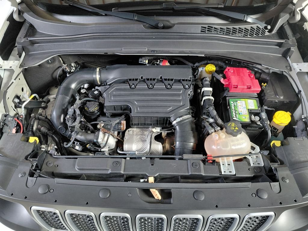 Certified Used 2023 White Jeep Latitude image 26