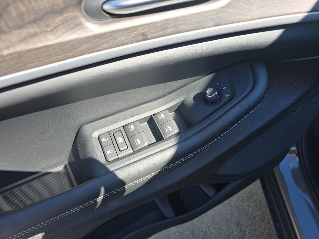New 2027 Gray Jeep Laredo Altitude image 11