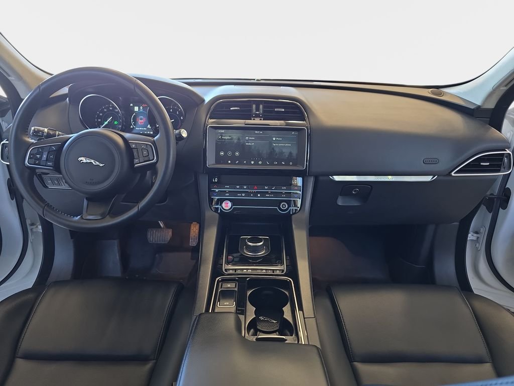 Used 2020  Jaguar 25t image 10