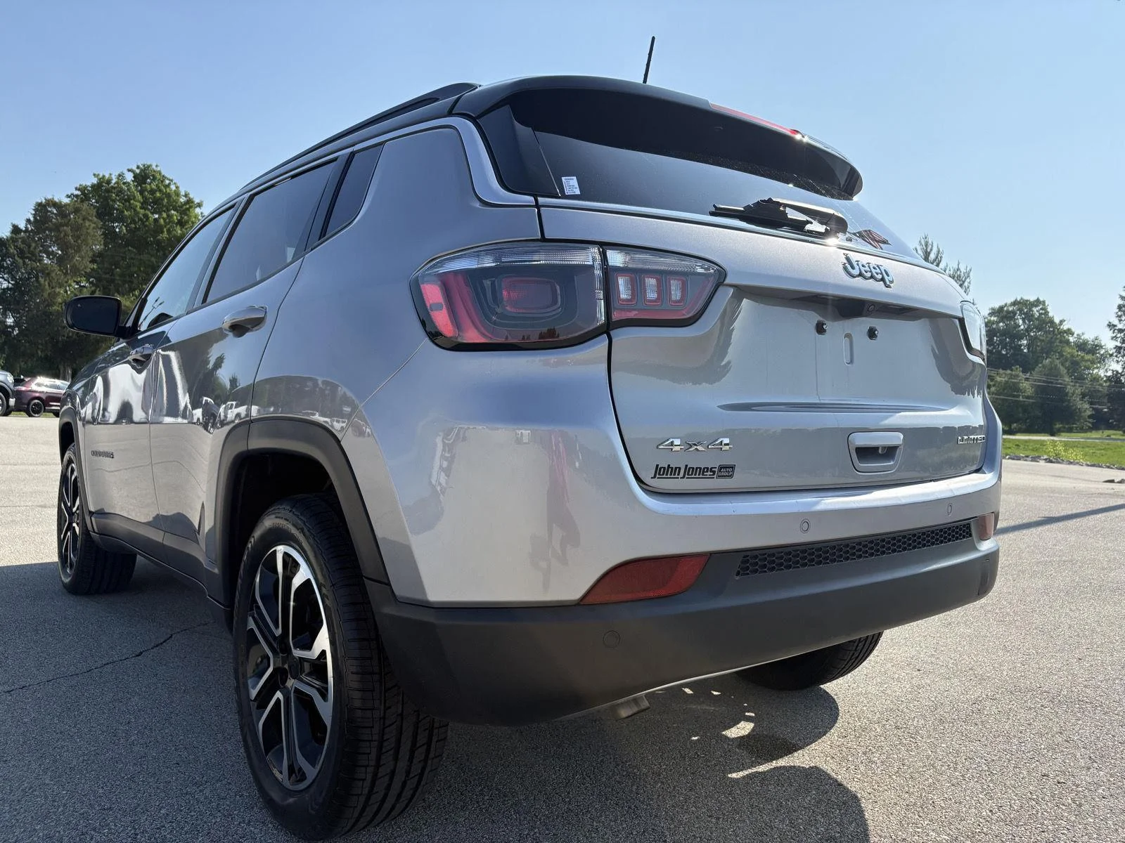 Used 2024 Silver Zynith Metallic Clearcoat Jeep Limited image 22