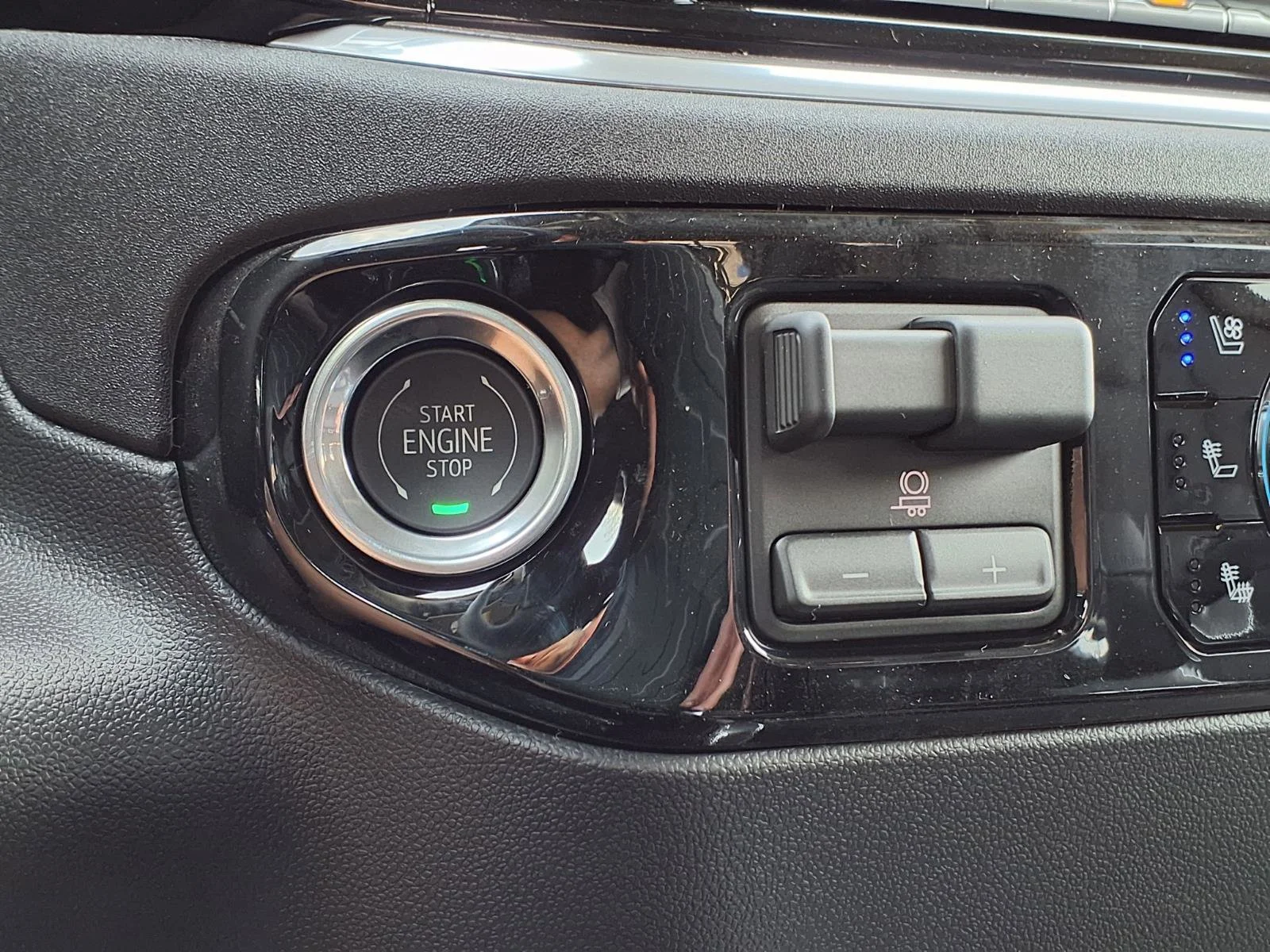 2026 GMC Sierra 1500 SLT - Photo 7