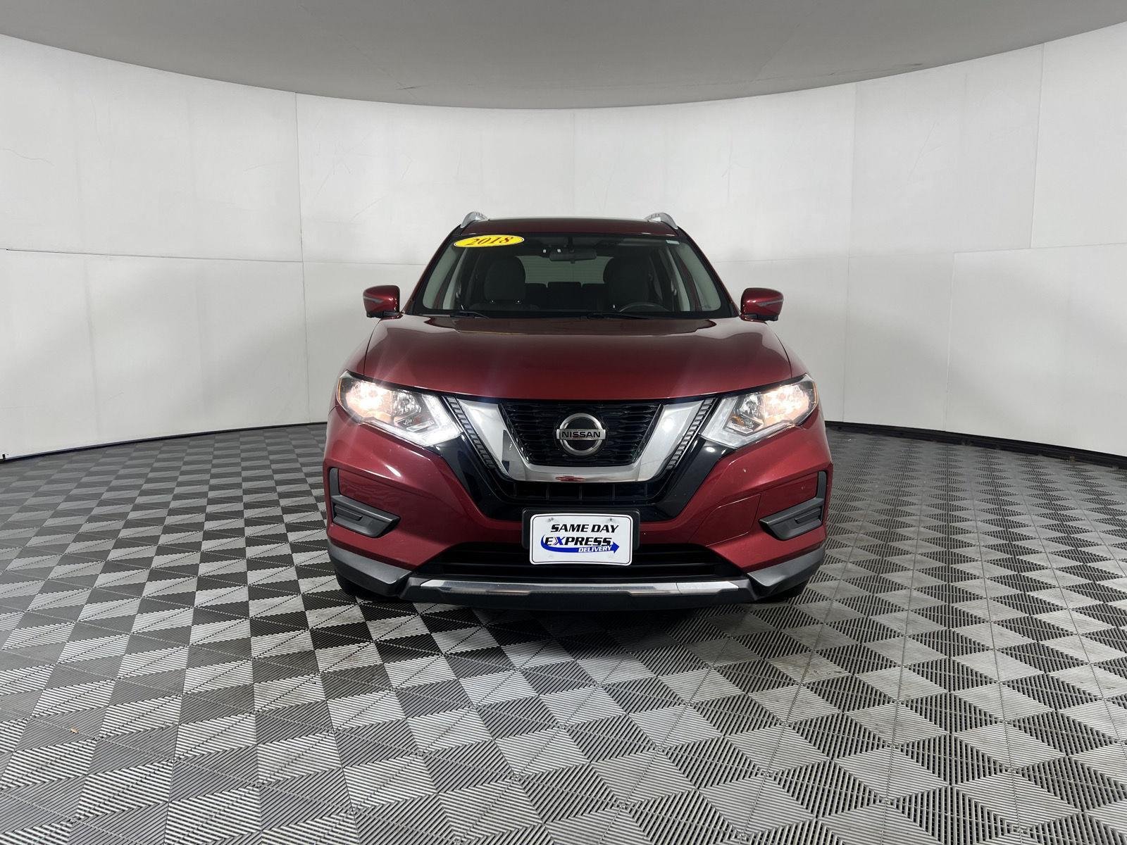 Used 2018 Scarlet Ember Nissan SV image 2
