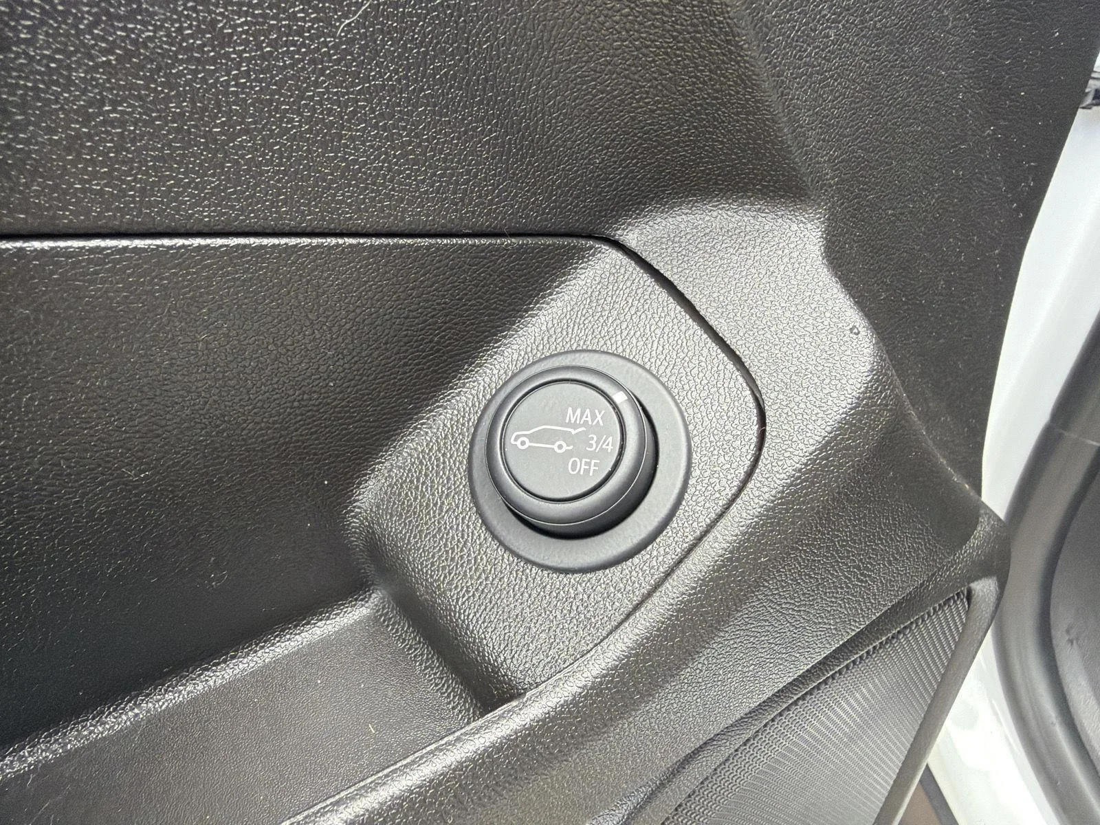 Used 2023 Summit White GMC AT4 image 13