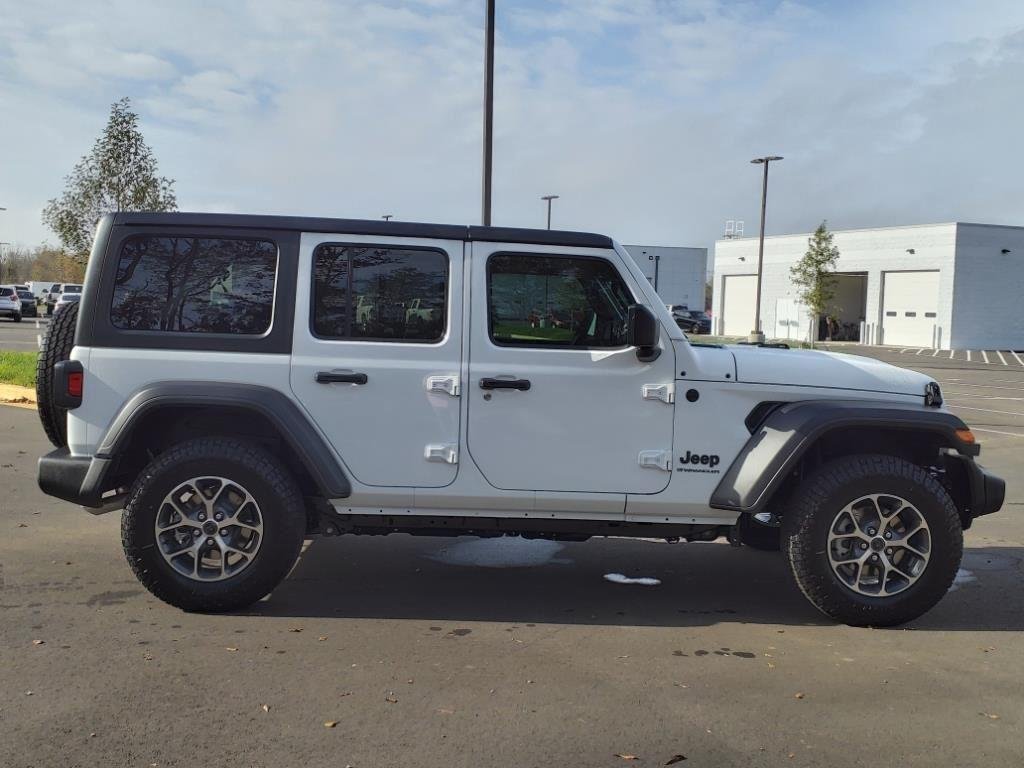 Used 2025 Bright White Clearcoat Jeep Sport S image 20
