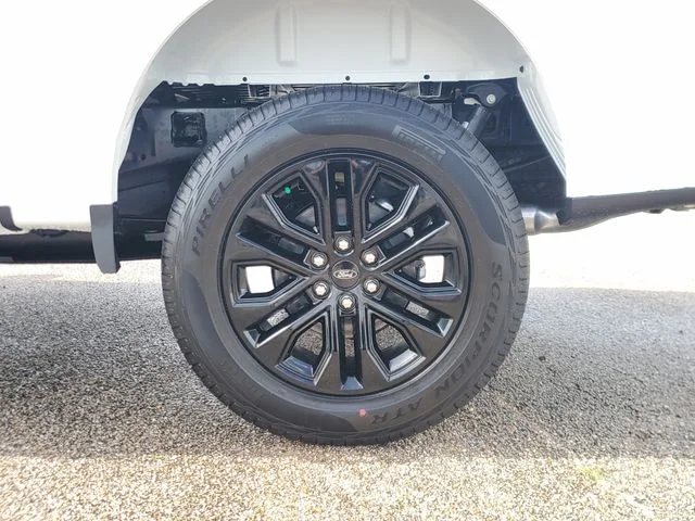 New 2026 Oxford White Ford XLT image 8