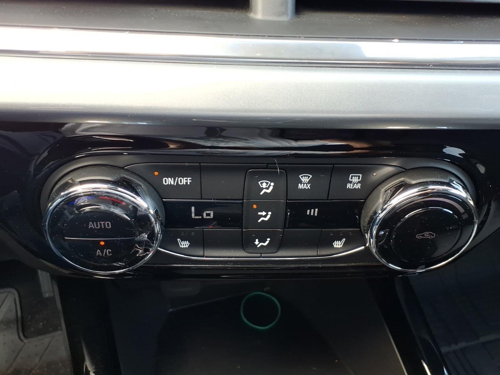 Used 2025 Mosaic Black Metallic Chevrolet LT image 13