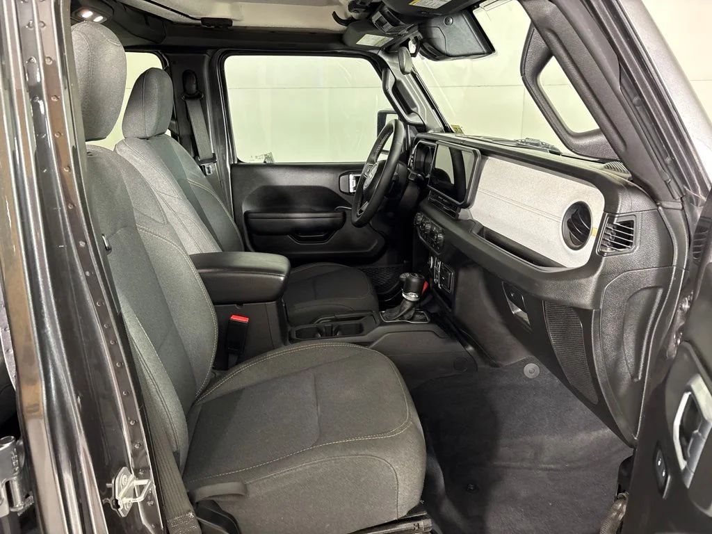 Used 2025 Crystal Metallic Jeep Sport S image 13