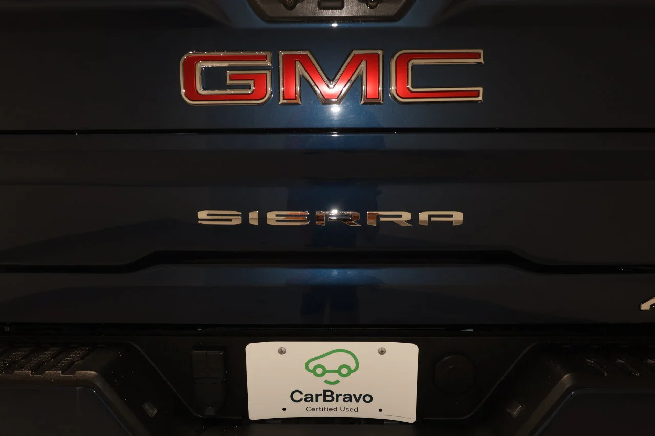Certified Used 2022 PACIFIC BLUE METALLIC GMC AT4 image 38