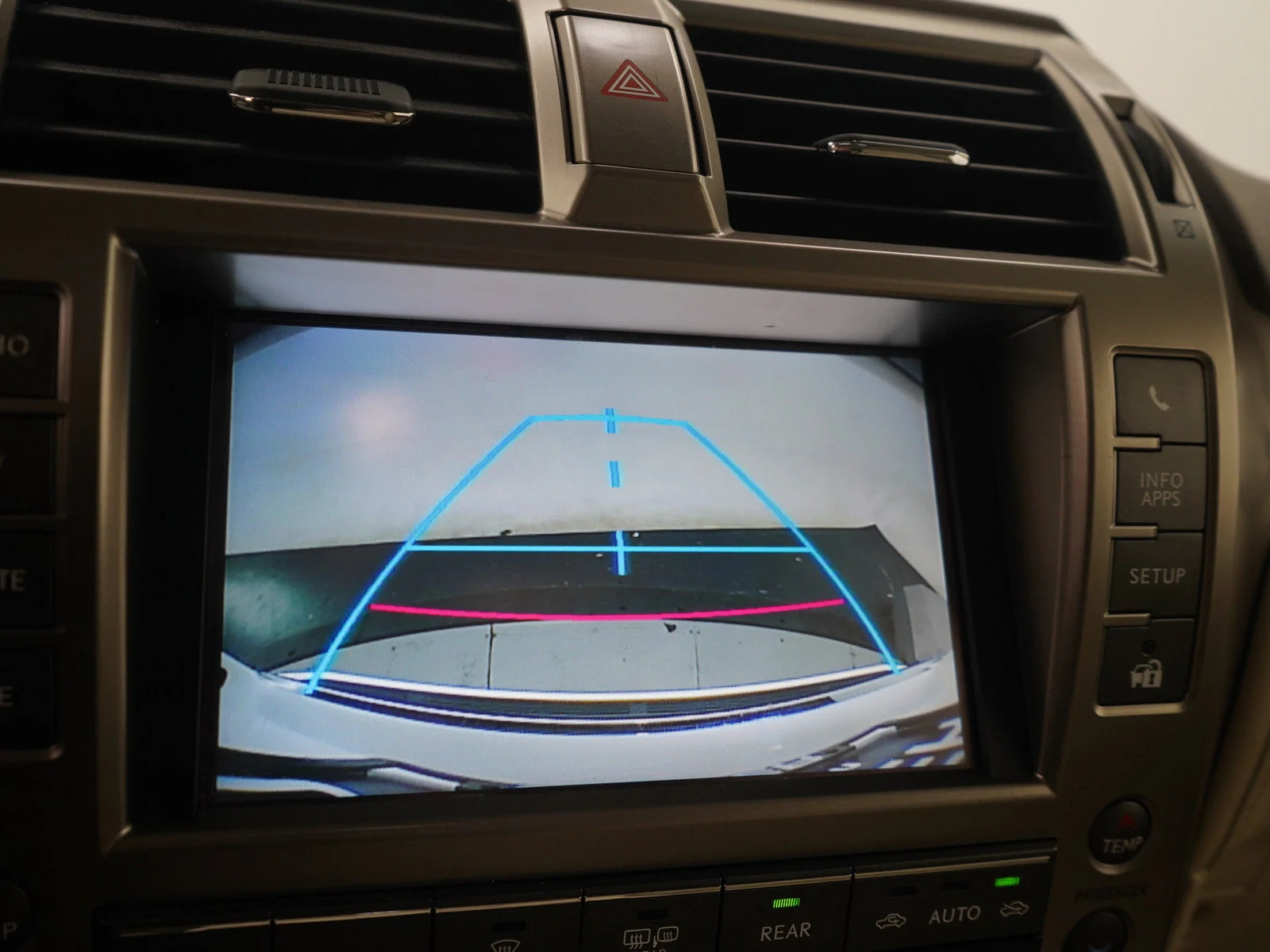 Used 2014 Starfire Pearl Lexus 4WD 4dr image 29
