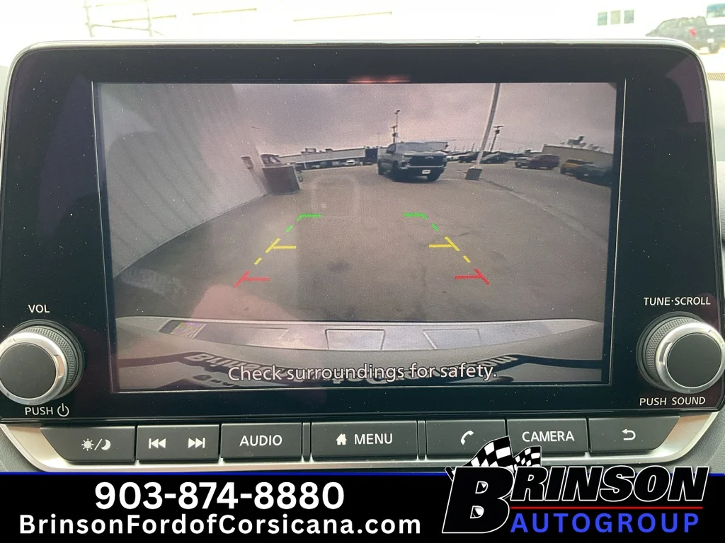 Used 2025 Everest White Pearl Nissan SV image 29