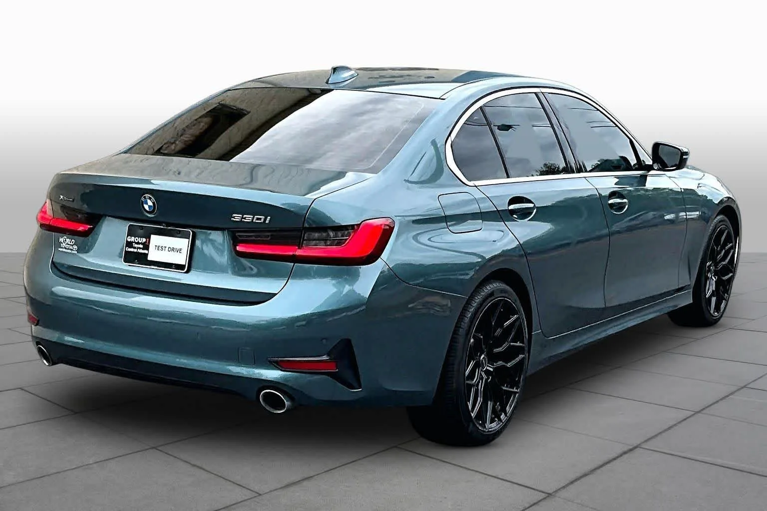 Used 2020 Blue Ridge Mountain Metallic BMW 330i xDrive image 13