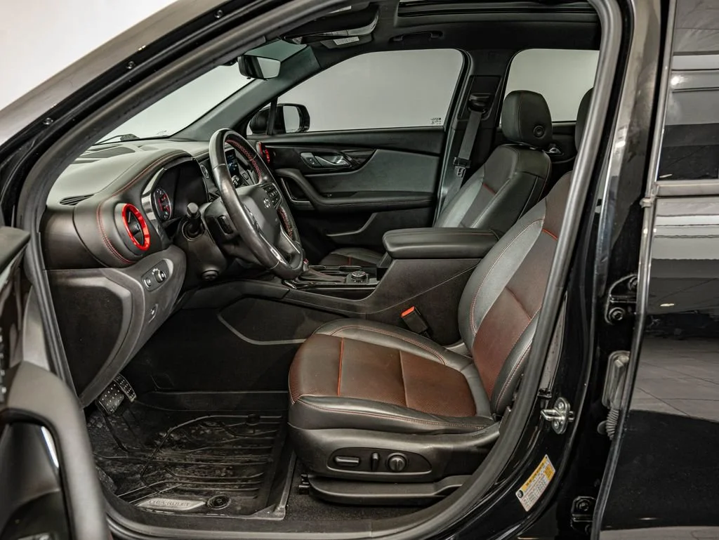 Used 2019 Black Chevrolet RS image 30