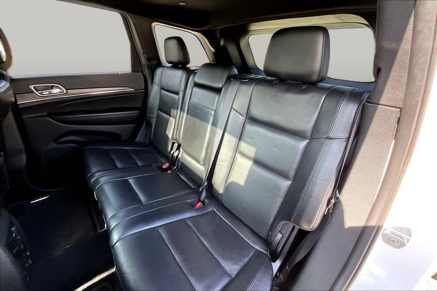 Used 2018 Bright White Clear Coat Jeep Limited image 18