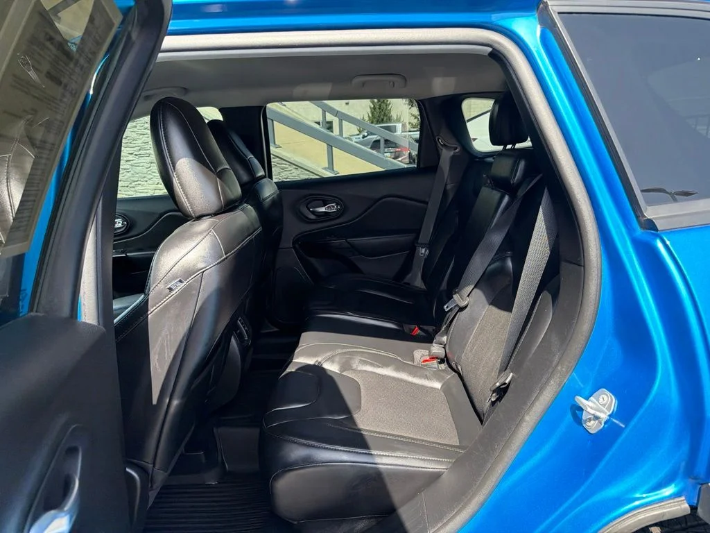 Used 2021 Blue Jeep Latitude Plus image 13
