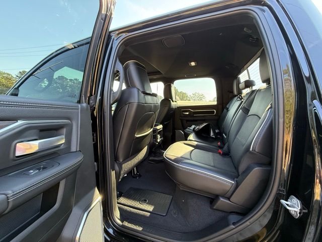 2025 RAM 3500 Laramie - Photo 9
