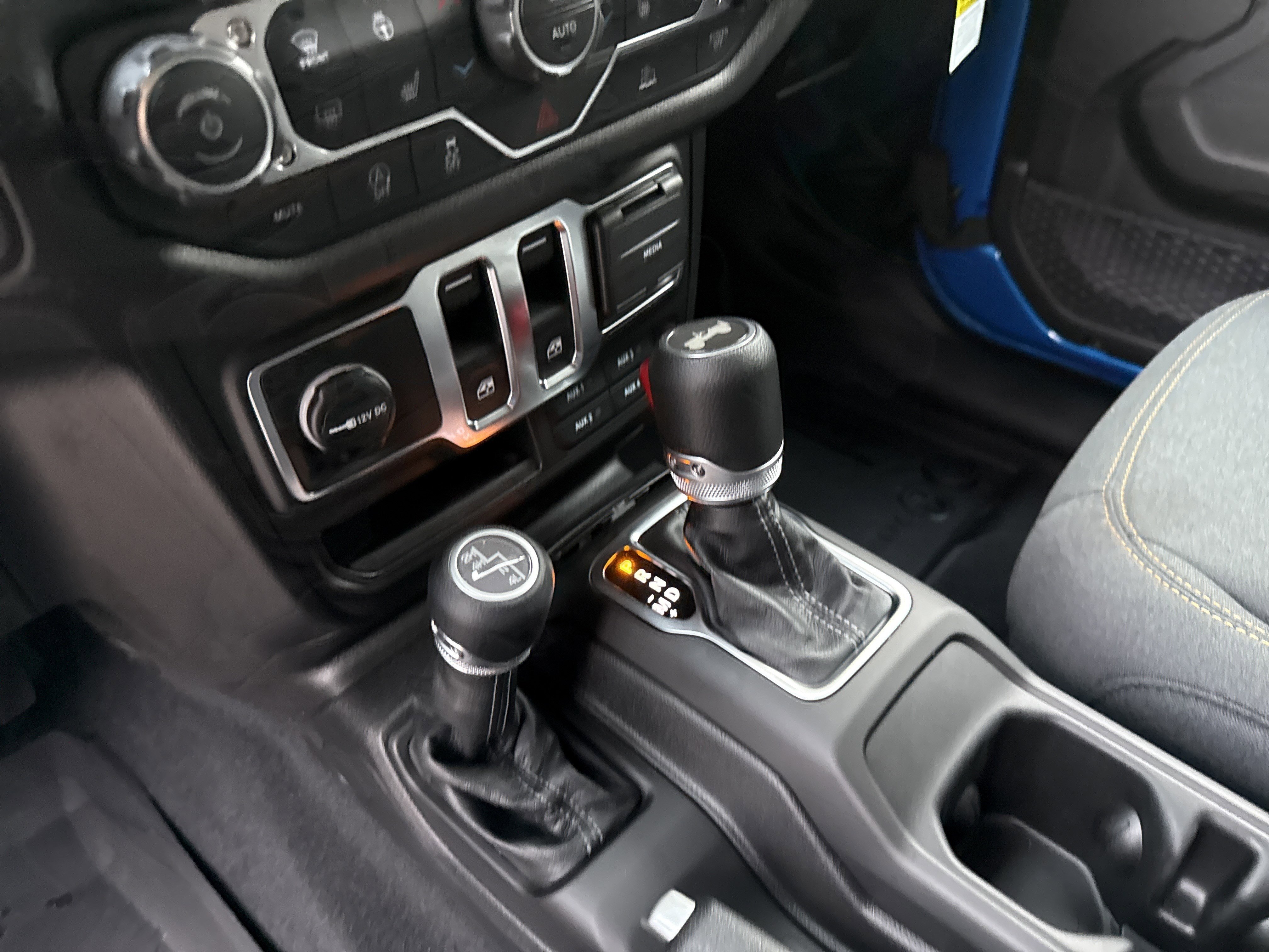 New 2026 Hydro Blue Pearlcoat Jeep Sport S image 28